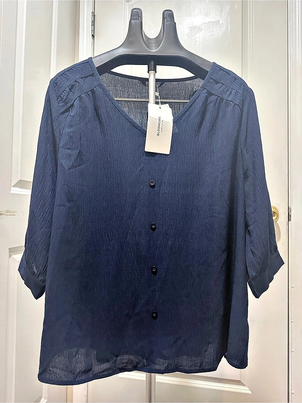 NWT BloomChic Navy Blue Plain V-Neck Button Detail Cuffed Sleeve Blouse XL us14
